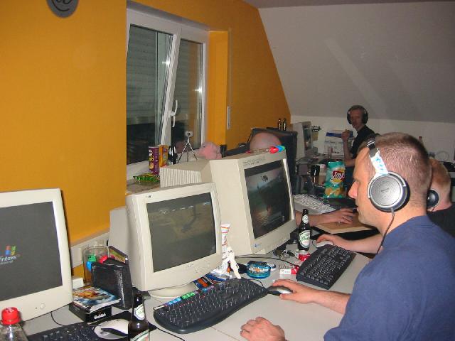 LAN-Party 2004-02 foto 11